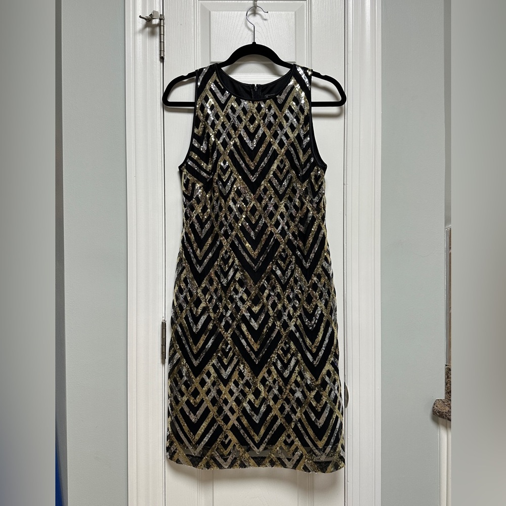 Jessica Howard - Black and Gold Geometric Pattern Cocktail Party Dress - Size 6